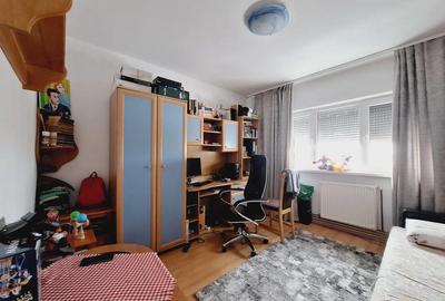 Aproape de Piata Verde. Decomandat. Cu centrala proprie. - 8