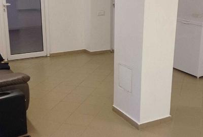 Spațiu comercial, de 50 mp, în Central - 4