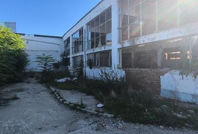 Spațiu comercial, de 631 mp, în Central - 15
