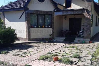 Vila P M 2014, Varsatura 160mp construiti, teren=1000mp - 1