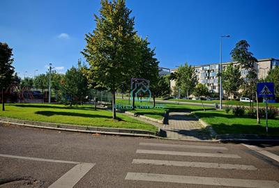 Doamna Ghica, bloc 2002, etaj 3/4, decomandat, doua bai - 2