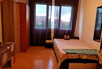 Garsonieră decomandată, mobilată în Lipovei