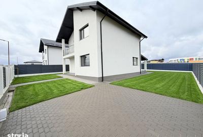 Casă cu 4 camere cu Teren 451 Mp în Miroslava - 1