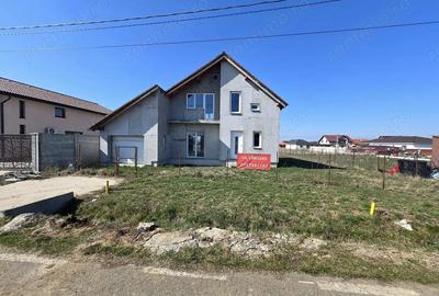 Casă cu Teren 600 Mp în Frumușeni - 2