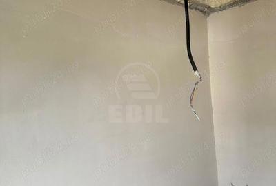 Casă cu 5 camere cu Teren 380 Mp în Luna - 6