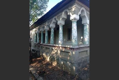 Casă cu teren 6.299 mp, central Gogosu, comision 0% - 3