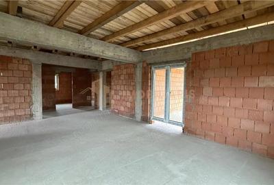Casă cu Teren 800 Mp în Mocira - 11
