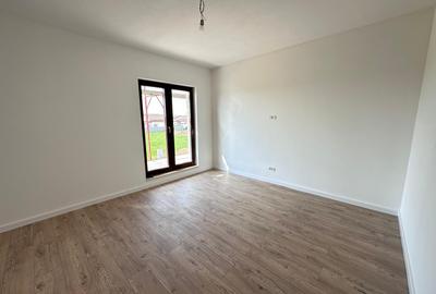 Locuință Impresionantă cu 4 Camere și 3 Băi Jumătate Duplex în Giroc Locuință Impresionantă cu 4 Camere și 3 Băi Jumătate Duplex în Giroc - 4