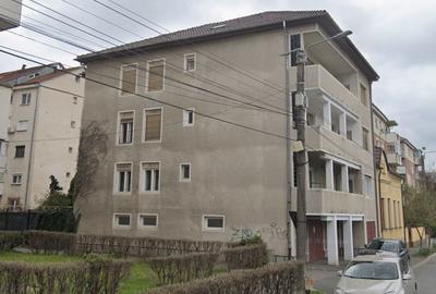 Apartament cu 4 camere decomandat în Central - 3