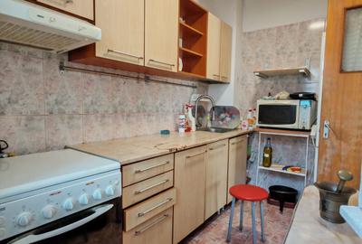 Apartament cu 3 camere decomandat, mobilat în Drumul Taberei - 1