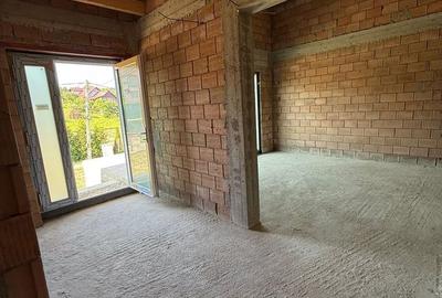 Casă cu 3 camere cu Teren 400 Mp în Corunca - 9
