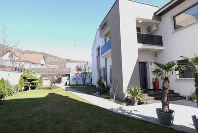 Casă individuală cu 26 camere cu Canalizare în Ultracentral - 16