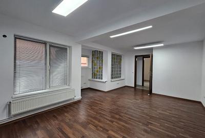 Spațiu comercial, de 40 mp, în Central