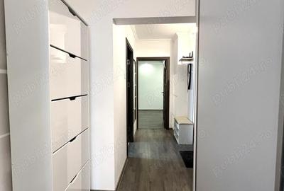 Apartament cu 3 camere decomandat, mobilat în Piața Centrală