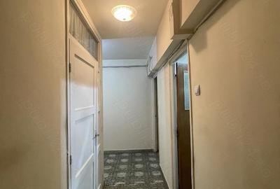 Apartament cu 2 camere decomandat în Traian