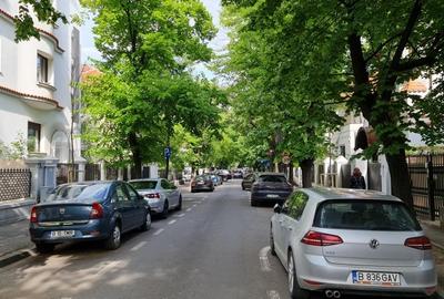 Apartament cu 4 camere decomandat, mobilat în Capitale - 17