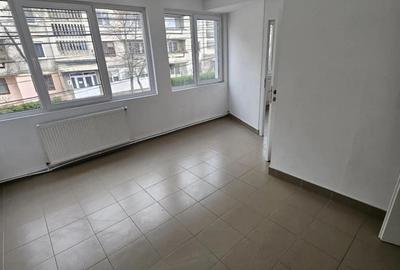 Spațiu comercial, de 40 mp, în Liliacului - 2