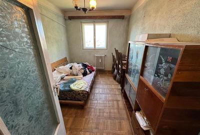 Apartament 3 camere, 1 boxa, zona Centrala , etaj 4 - 9