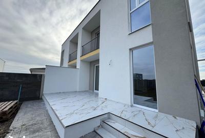 Casă cu 5 camere cu Teren 340 Mp în Remetea Mare - 16