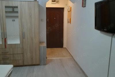 Garsonieră decomandată în Baza 3 - 5