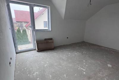 Casă cu 7 camere cu Teren 150 Mp în Rădăuți - 2