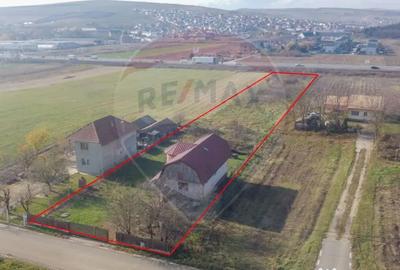 Casă cu 2 camere cu Teren 3301 Mp în Jucu