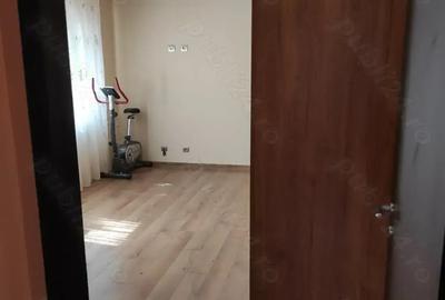 Inchiriez apartament 2 camere, cl Aradului, zona pia?a Verde - 4