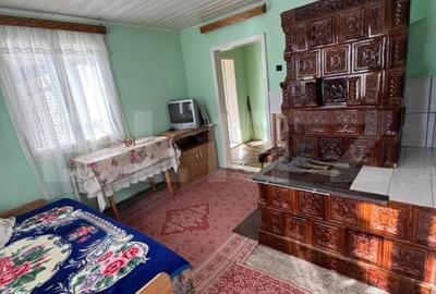 Casa batraneasca , renovabila , 900 mp teren , Dumbraveni Suceava - 2