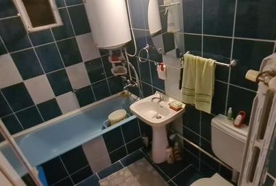 Apartament cu 2 camere cartier C5 etajul 4 - 2