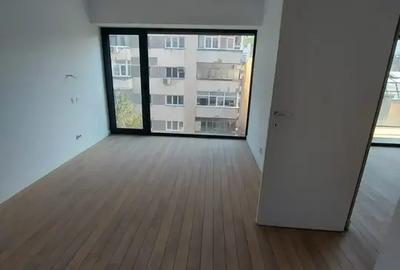 Apartament cu 3 camere semidecomandat în 13 Septembrie - 3