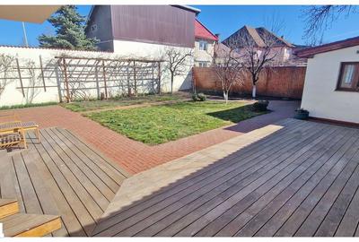 Casă cu 5 camere cu Canalizare în Florilor - 13