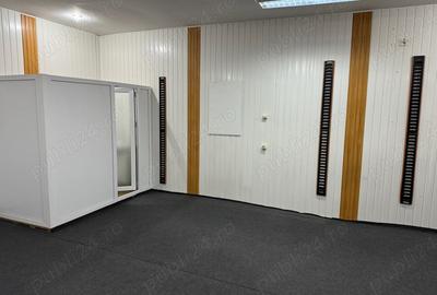 Spațiu comercial, de 40 mp, în Central - 4