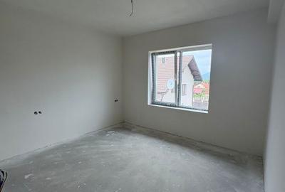 Casă cu 4 camere cu Teren 350 Mp în Ferneziu