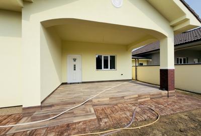 Duplex cu 3 camere cu Canalizare în Beregsău Mare - 2