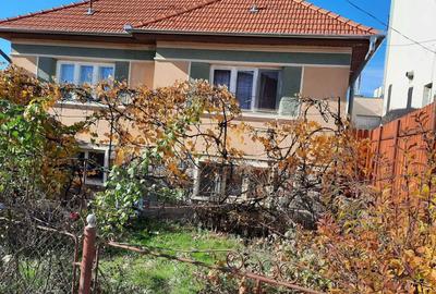 Casă cu 4 camere în Dealu - 6