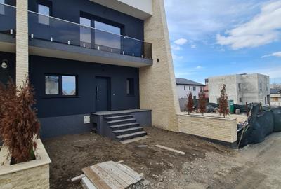 Vanzare vila moderna triplex S+P+Et, in Galati, Micro 14 Vanzare vila moderna triplex S+P+Et, in Galati, Micro 14 - 1