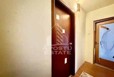 Apartament cu 3 camere,semidecomandat,centrala proprie ,zona Girocului - 9