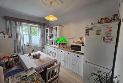 Apartament de vanzare 3 camere zona Vasile Aaron - 4