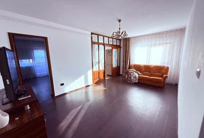 Apartament cu 3 camere semidecomandat în Bucium - 1