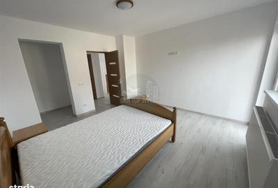 Casă cu 3 camere decomandat cu Canalizare în Ștrand