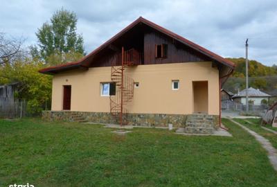 Casă cu 4 camere cu Teren 2100 Mp în Ludești - 4