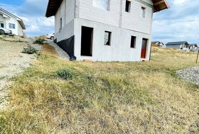 Casă cu 3 camere în Cordău