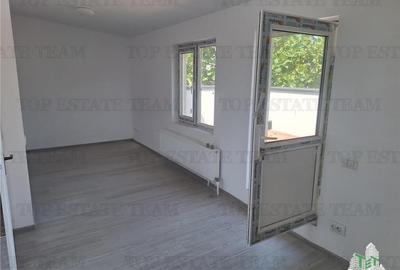 Casa de vanzare, singur in curte in zona Tei - 9