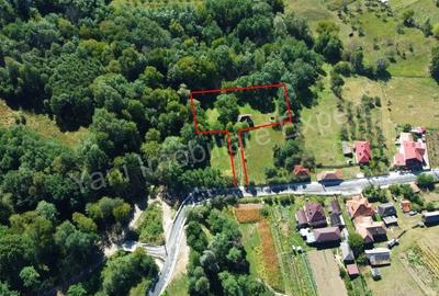 Casă cu 2 camere cu Teren 2160 Mp în Brătești - 1