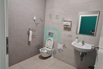 Spațiu comercial, de 47 mp, în 13 Decembrie - 9