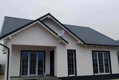 Casă cu 2 camere cu Teren 450 Mp în Hemeiuș - 10