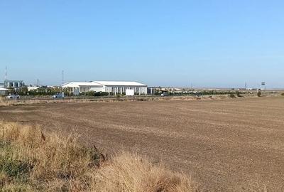 Teren de 35000 mp, în Central - 2