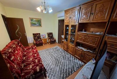 Zona Orizont - 3 camere semidecomandat/balcon/mobilat/centrala/ etaj 2 - 3