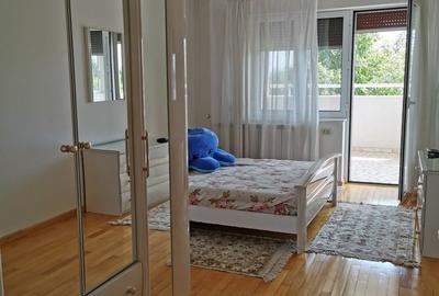 Casă individuală cu 8 camere cu Canalizare în Domnești - 11