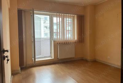 Apartament cu 3 camere decomandat în Republicii - 4